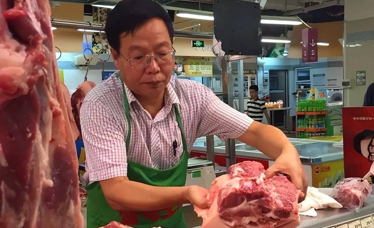 原创原创30年前北大高材生被迫成为屠夫最后他却成为了屠夫中的教科书