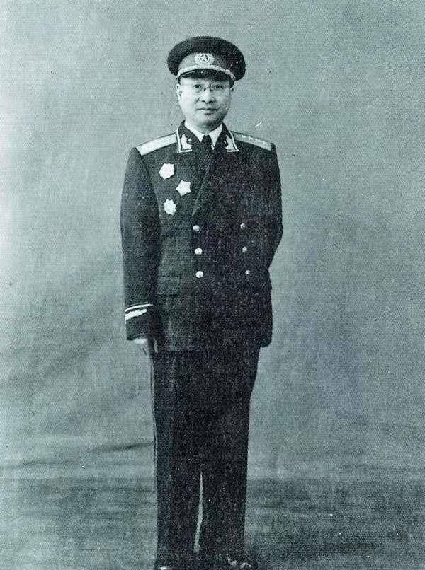 原创周希汉淮海战役中1个人指挥4个旅战后跳过师长直接晋升军长