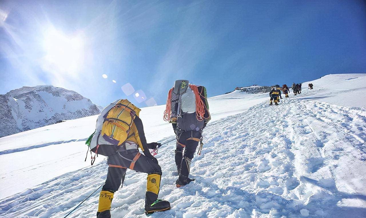 原创秦岭禁地有多恐怖鳌太线被评为中华龙脊为何不许人穿越