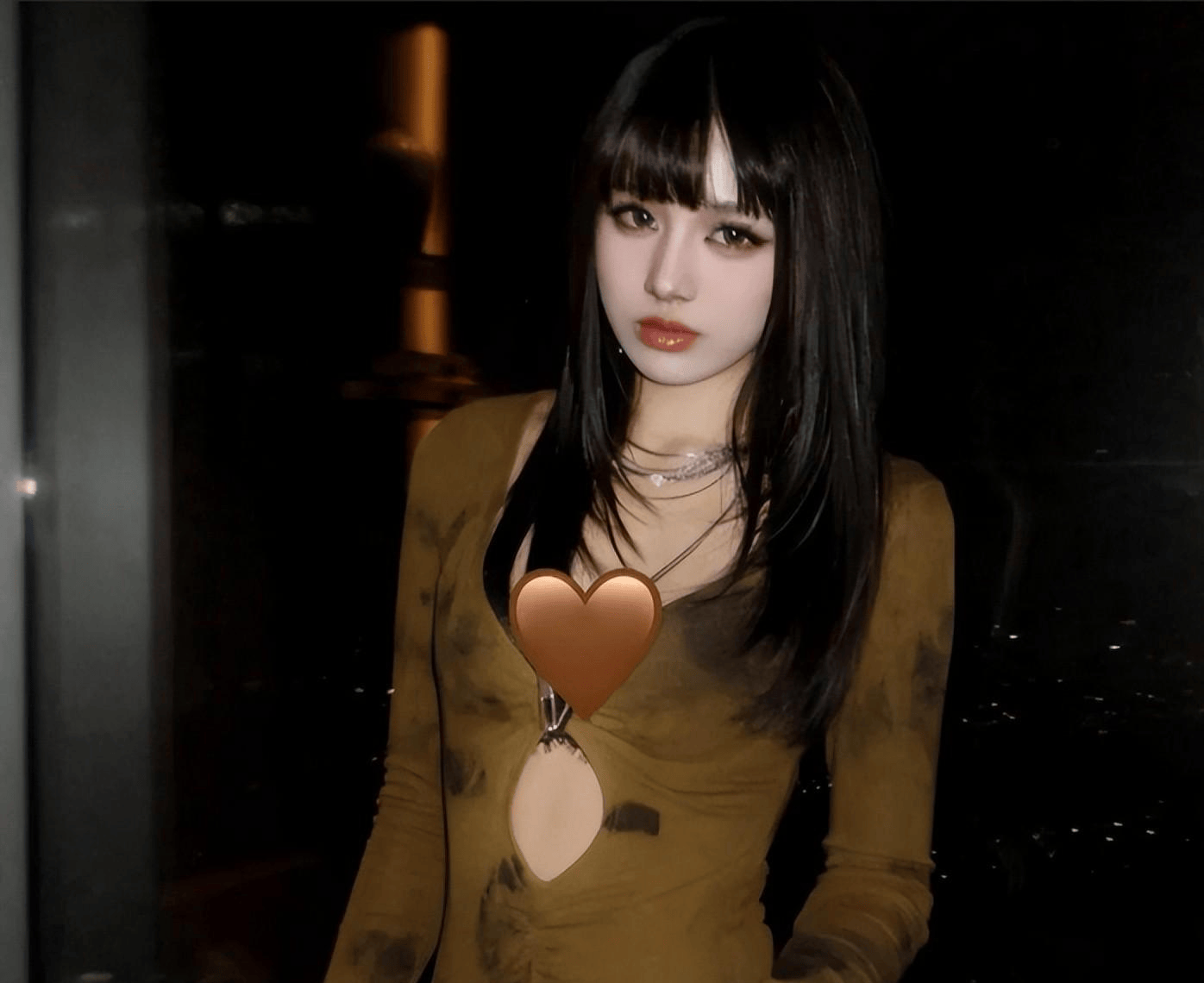 汪峰18岁女儿的照片全网炸了离开章子怡她怎么变这样了