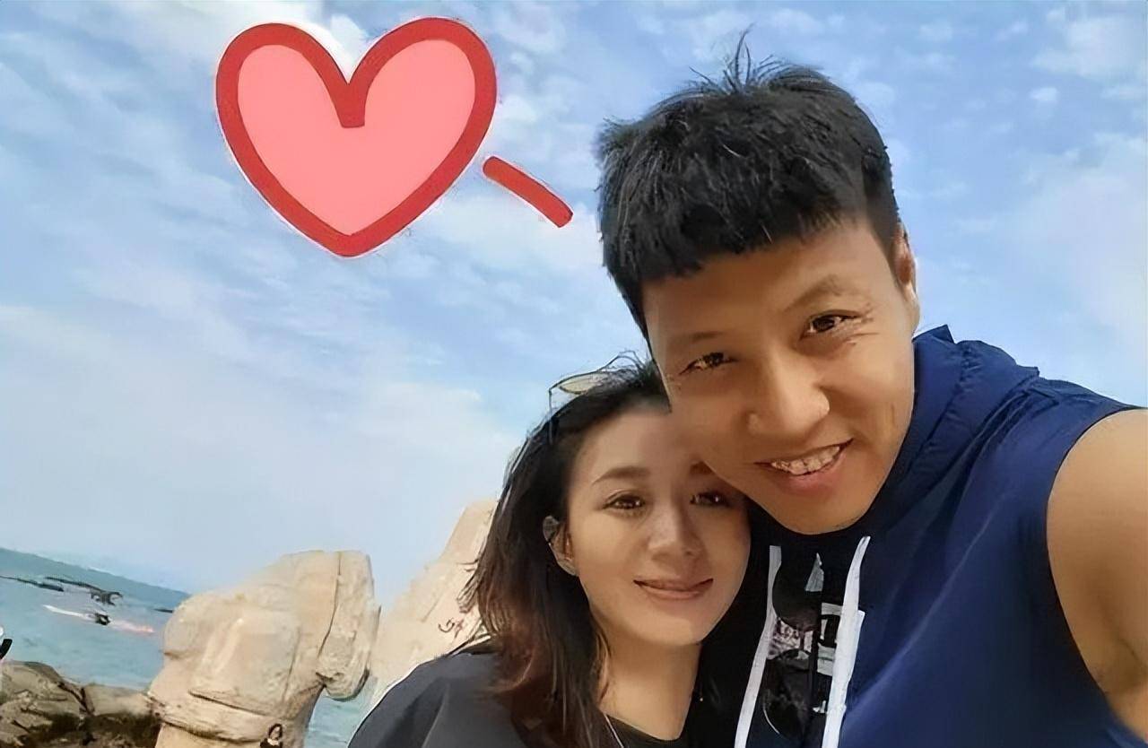 原创31岁奥运冠军近况再穿体操服退役后成女神1米9老公黝黑健硕