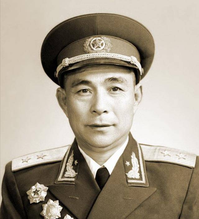 原创原创中将刘飞有多渴望知识曾言见过一个读书把眉毛烧掉的司令