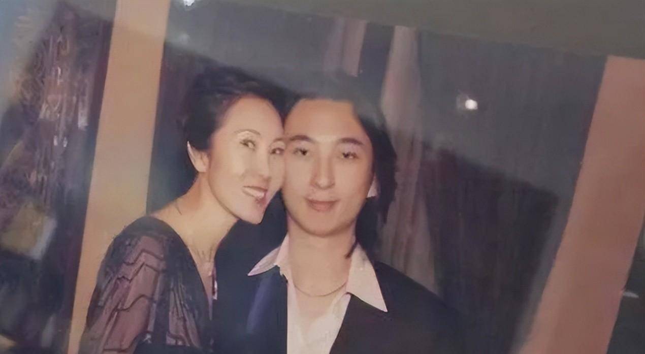 万达之母林宁嫁给王健林生下王思聪替夫还债两千亿