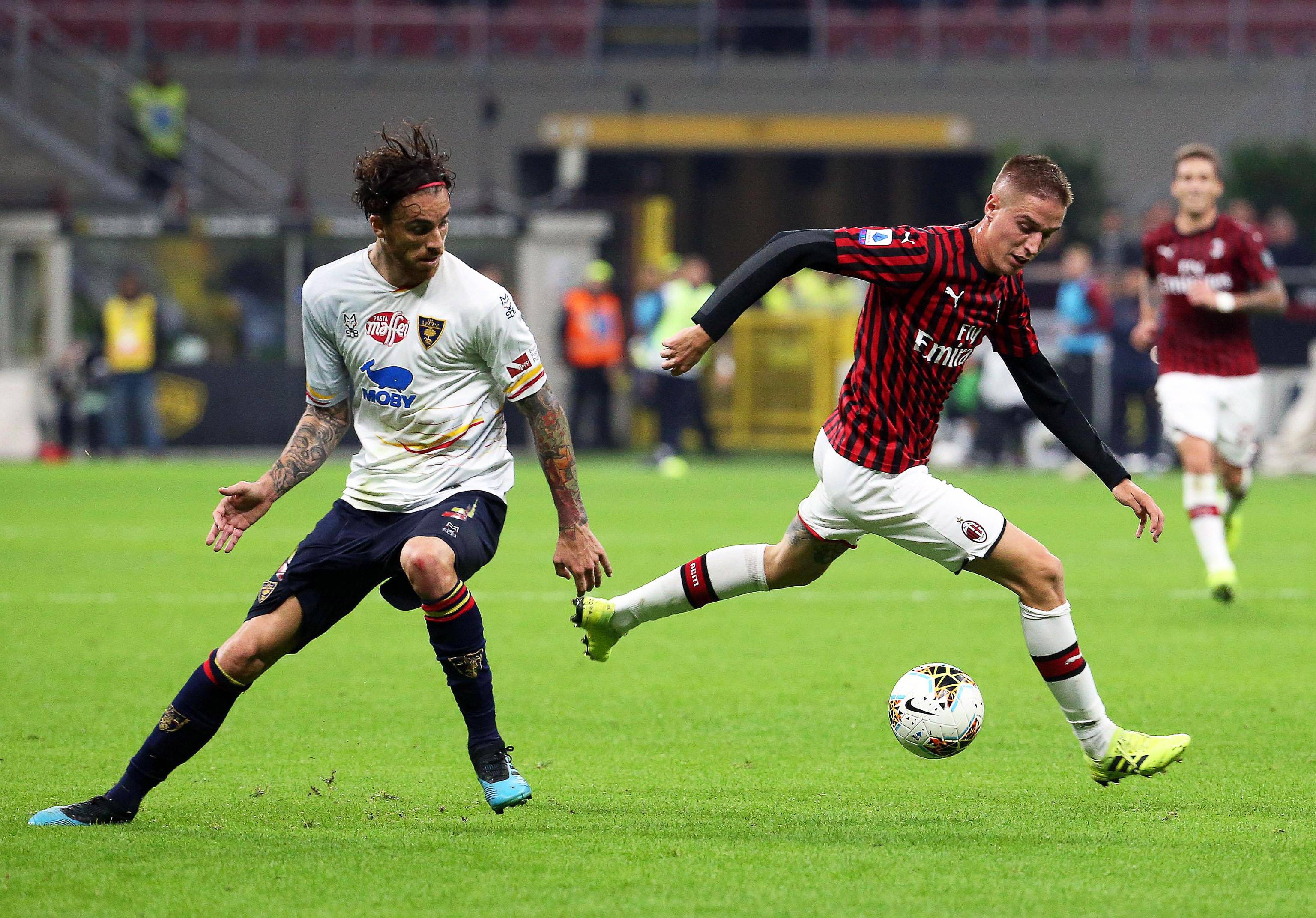 鲸奇体育赛事分析意甲ac米兰vs莱切