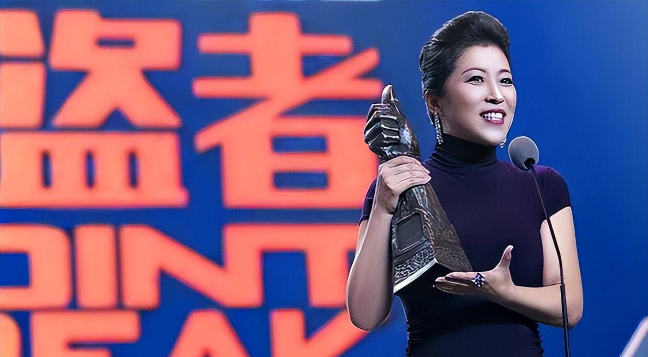 此后,dmg一方面开始独立出品自己的投资电影,比如《杜拉拉升职记》