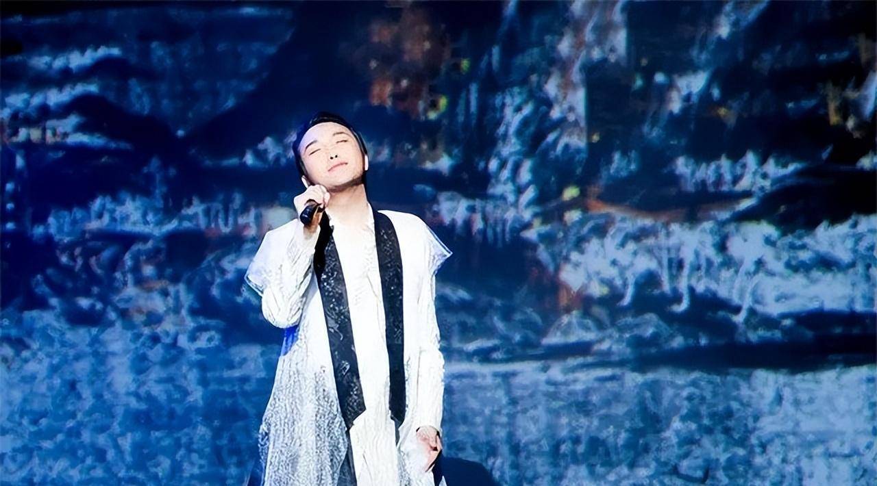 原创梅兰芳之子梅葆玖一生无儿无女至死不原谅半路出道的李玉刚