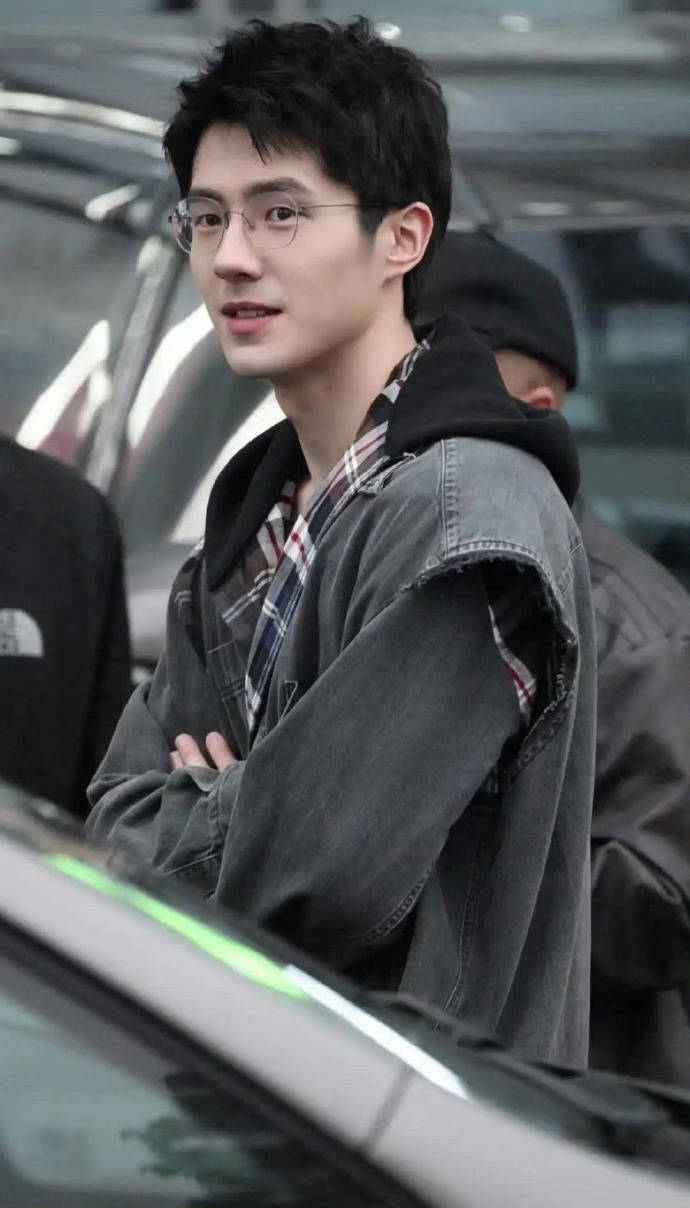 原创刘昊然眼神清澈笑容迷人颜值回春太惊艳