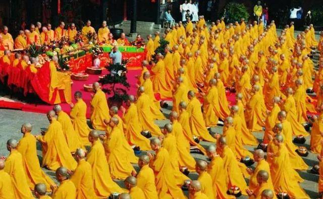 元和十三年(818年)二月,主持京城佛寺供奉的功德使向宪宗上言,称凤翔