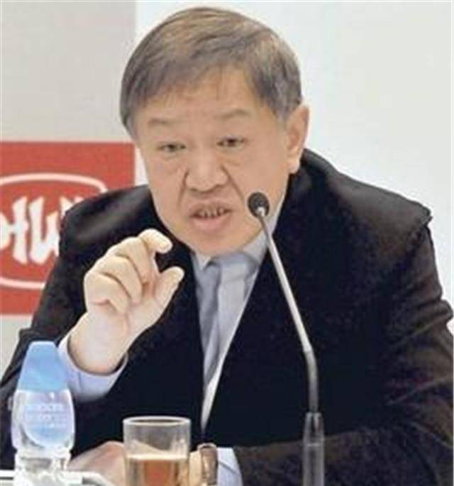 原创打工皇帝霍建宁为李嘉诚家族狂揽2000多亿年薪高达2个亿