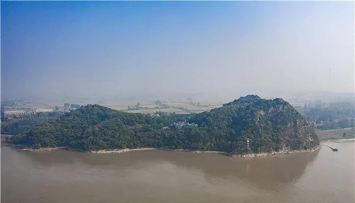 原创淮安城南公园长眠着打响山揭鄣谝磺沟挠⑿弁懦