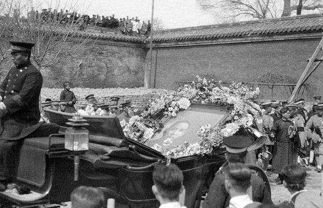 孙中山先生葬礼孙中山先生葬礼孙中山先生葬礼黄埔军校为孙中山先生