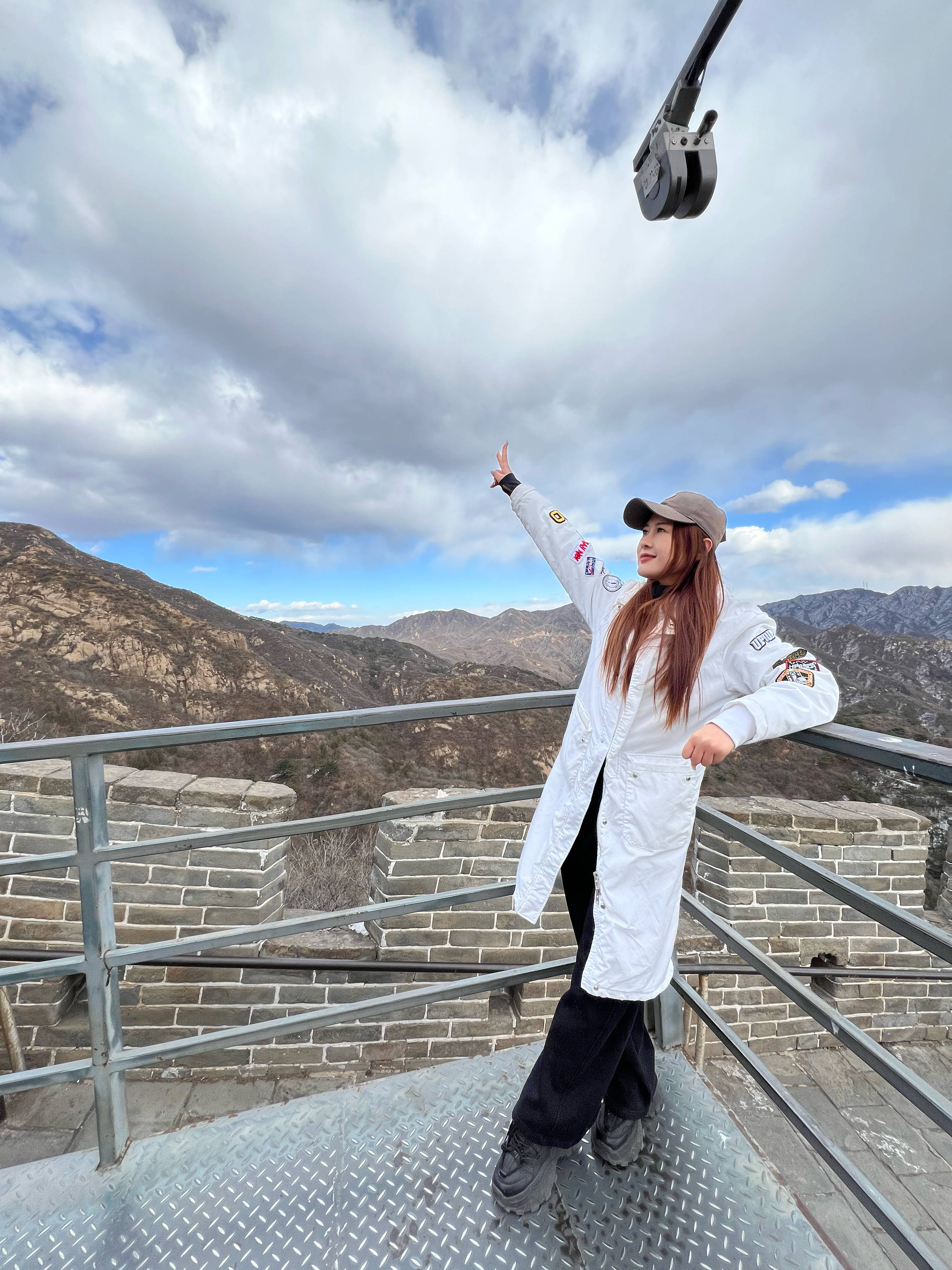 夜幕下的八达岭长城:神秘之旅等你来探!