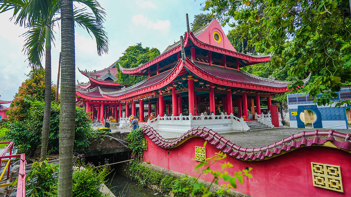 原创印尼的三宝垄有座为郑和所建的历史庙宇群此城市也因他而命名