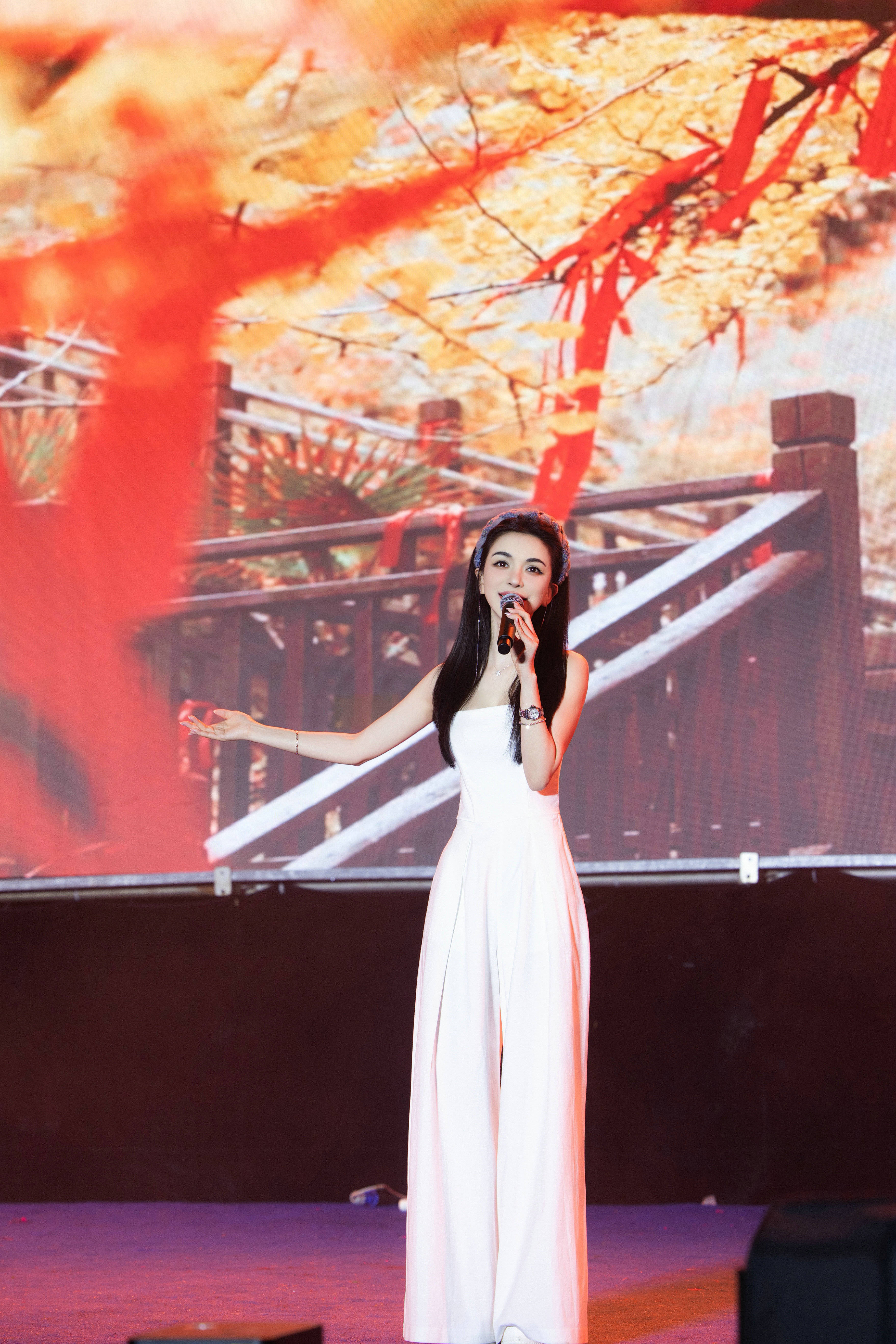 班泓青青获聘文旅推荐官 助力家乡文旅事业发展_活动_长顺县_贵州