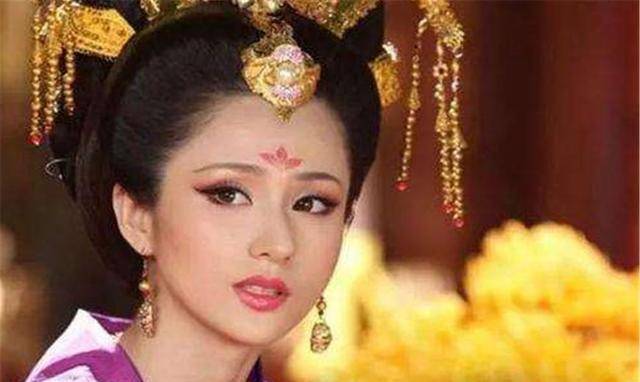 原创武则天杀了上官婉儿的全家使她家破人亡为何她还愿意效忠女帝