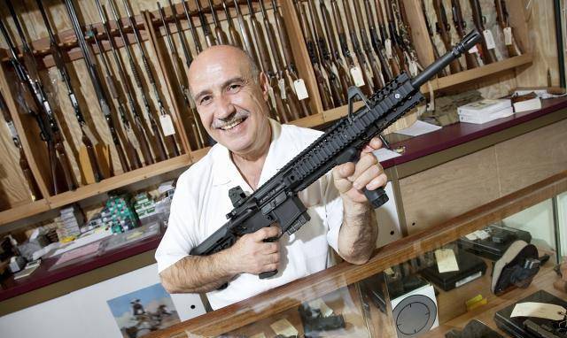 美国居民为何不喜欢安装防盗窗安装手续多关键是有枪可以用