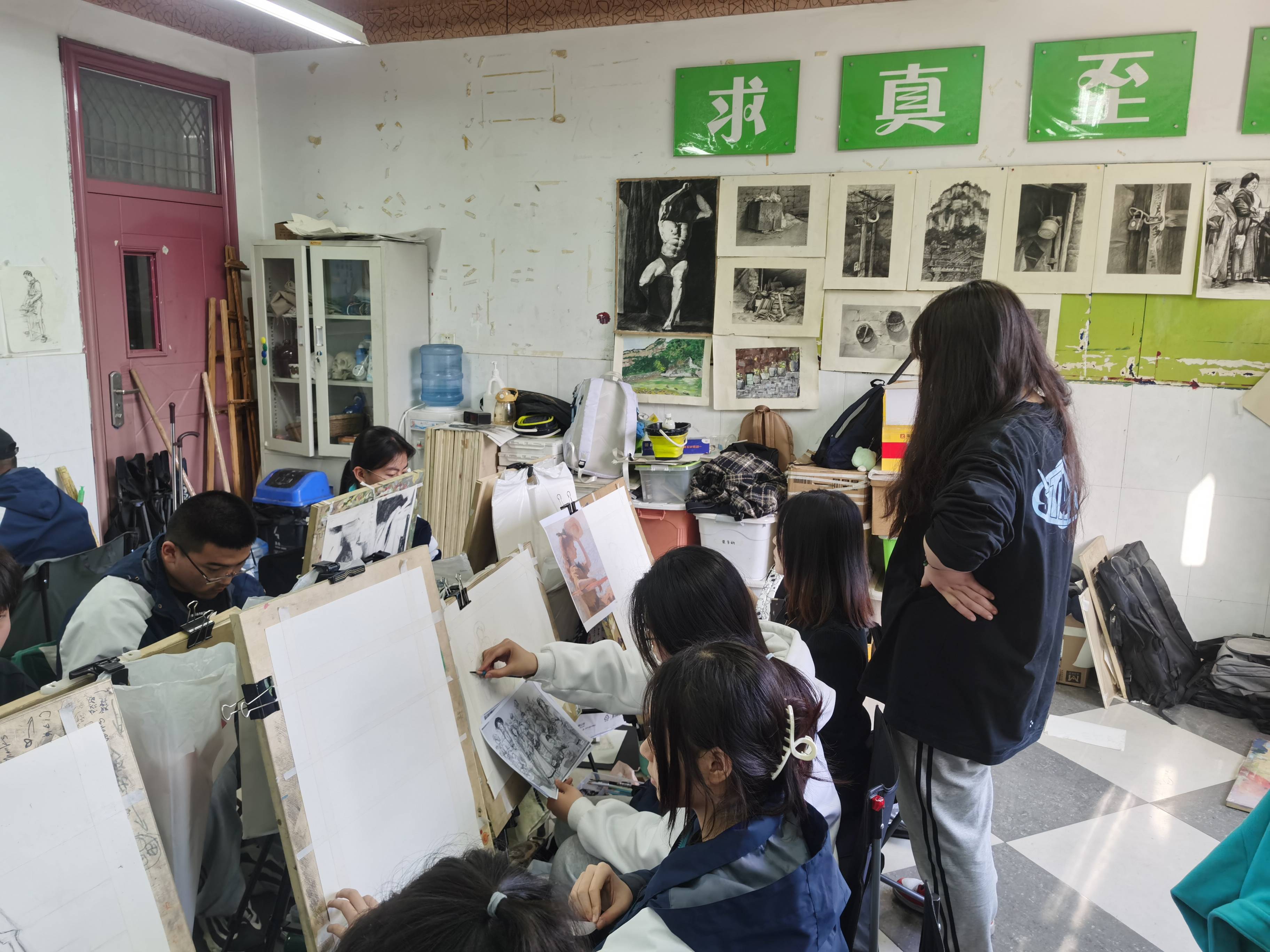 西安美术生集训日常_同学_生活_师哥