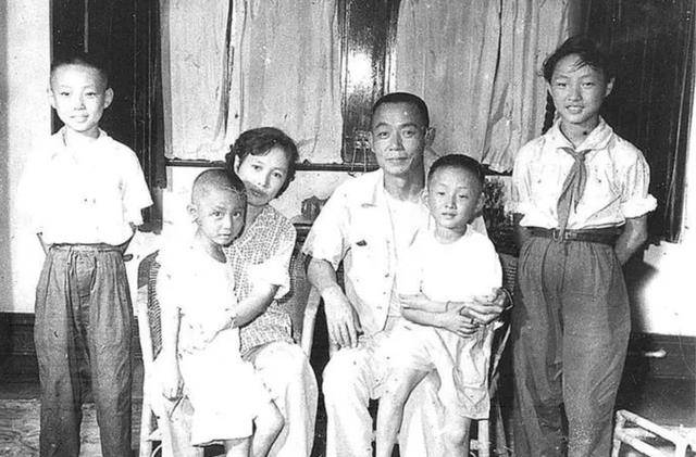 原创他曾任河北省委书记女儿却因一事轻生毛爷爷曾给予他8字评价