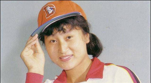 原创前女排队长退役后隐居瑞士远离排球今生活美满住1200平别墅