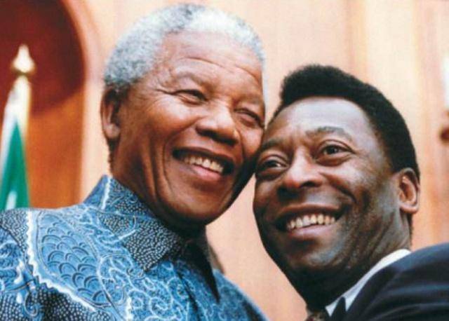 曼德拉让南非摆脱了白人控制间接导致了南非的衰落你怎么看