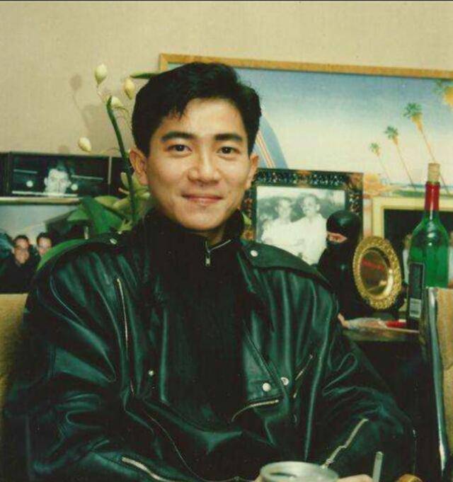 当年歌手陈百强红遍大江南北,为什么会在最成功时服药身亡