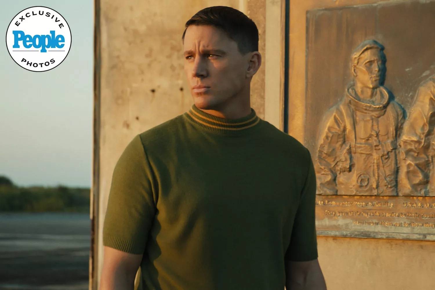 爱情喜剧新片《登月大计划》首曝预告 "寡姐"变广告狂人打造登月"骗局