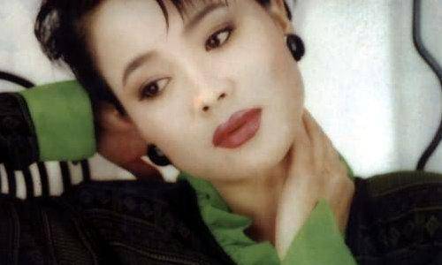 原创苦练话剧13年不料婚后遭家暴如今50多成富婆