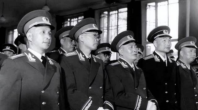 1995年陈士榘上将去世,张震感慨:华野首长都走了,将来谁送我啊_粟裕