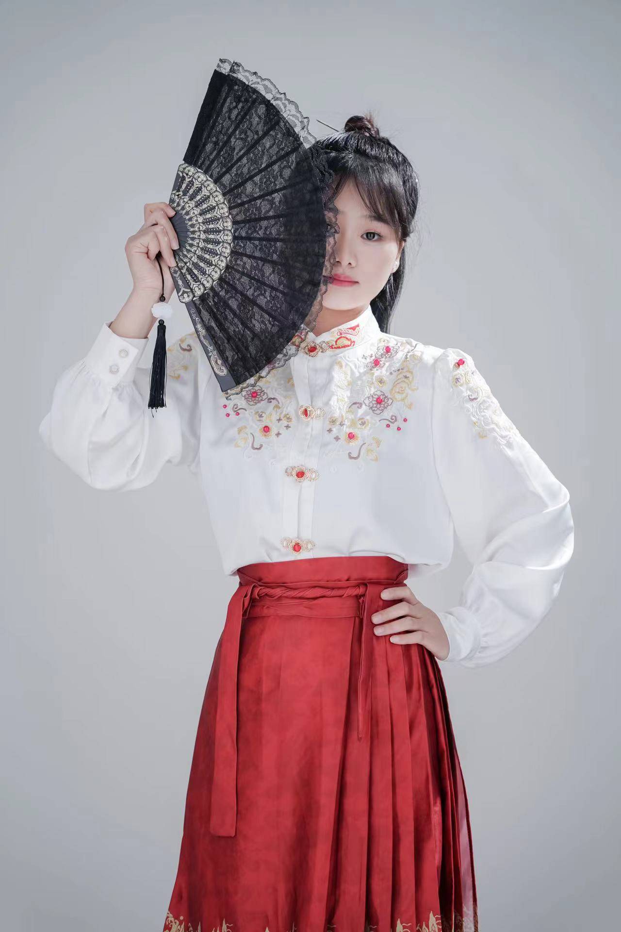 魅力无限的乐瑶闪耀舞台的璀璨之星