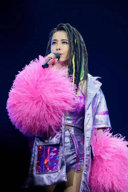 蔡依林uglybeauty2024世界巡回演唱会深圳站点燃全场热情