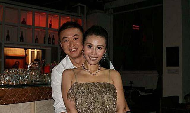 国乒冠军马琳前妻近况:分得千万资产后嫁金融学霸,带2娃住美国_张宁益