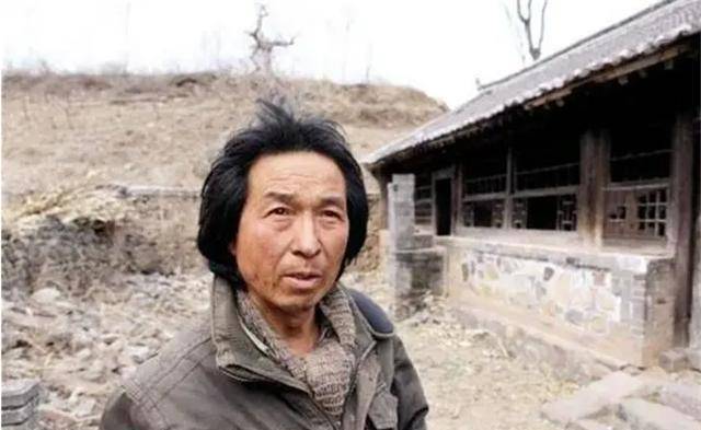 北大学霸王青松带妻子隐居10年花光350万生一儿子很美满