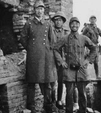 周希汉新婚夜逃跑参军毙俘64位国军将领75岁因骨折离世