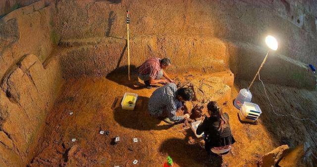 1972年内蒙牧民发现清代女子大墓穿龙袍240年不腐她是谁