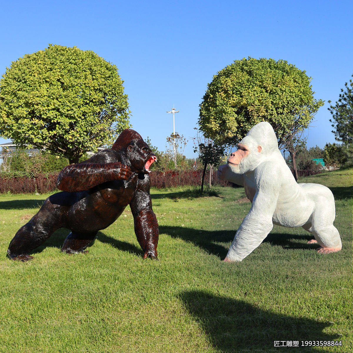 玻璃钢大猩猩雕塑 草坪仿真动物装饰景观