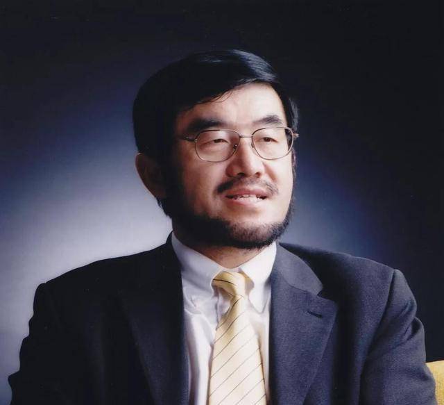 原创大胡子吴鹰一手压着2位中国首富什么来头