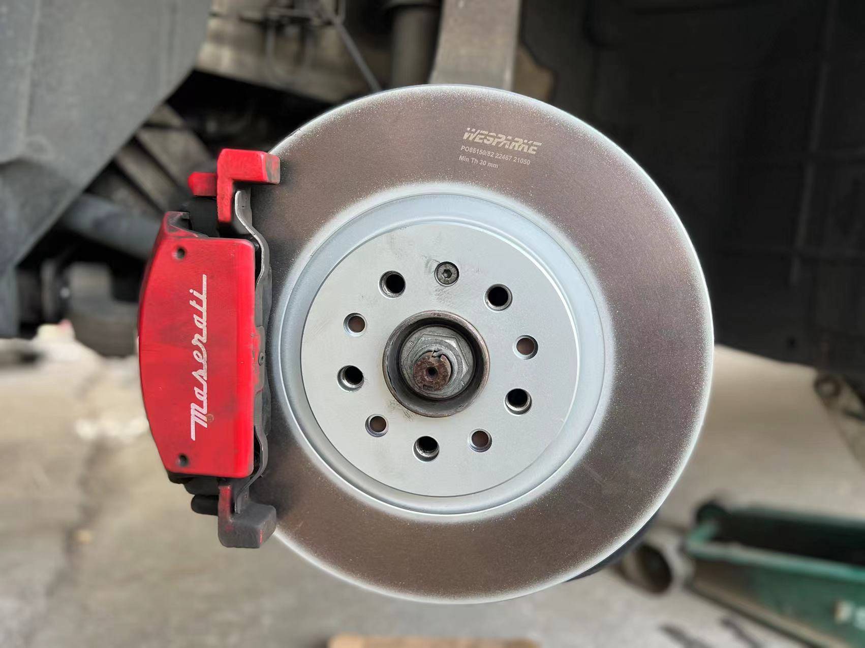 玛莎拉蒂levante莱万特更换wesparke刹车盘 刹车片_搜狐汽车_搜狐网