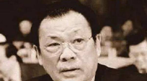 原创程慕阳苏州的富豪却成为了全球通缉犯是为何