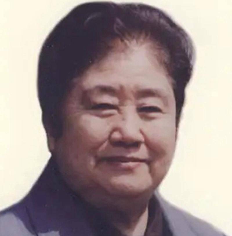 她曾担任中纪委副书记参与审判了江青还把江西省长拉下马