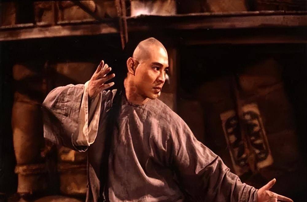 原创黄飞鸿59岁迎娶19岁娇妻死后家人无钱安葬出名全靠徒子徒孙