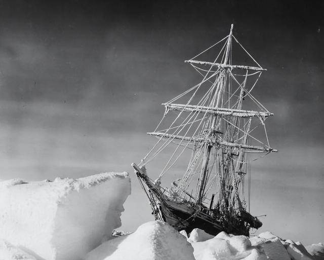 原创一张142岁的办公桌24位美国总统用过肯尼迪和克林顿让它难忘