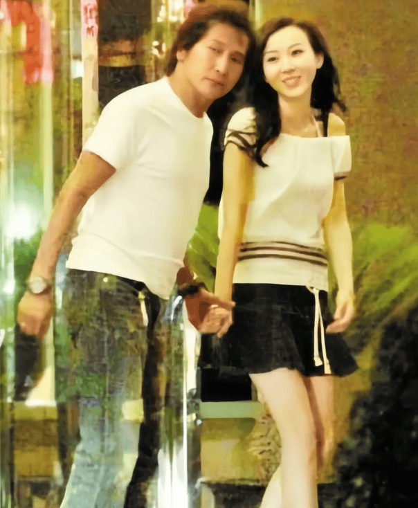 原创齐秦和萧蔷被拍到亲密约会却被孙丽雅逼走最终被爱情抛弃