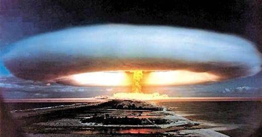 1964年1o月16日,中国第一枚原子弹爆炸