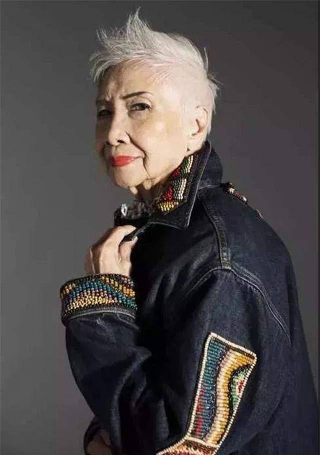 老人可以做什么?模特alice96岁一夜爆红,想做一辈子少女!