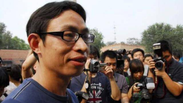 汶川地震中那个丢下学生独自逃生的老师范跑跑如今怎样