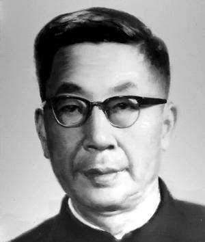 老舍,原名舒庆春,字舍予.1899年生于北京.正红旗人,满族.