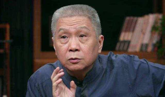 马未都刀与剑的本质区别剑是双刃动作单一刀是单刃重在砍杀