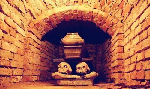 原创国军动用整个师团都没炸开的陵墓竟被几个农民工找到入口