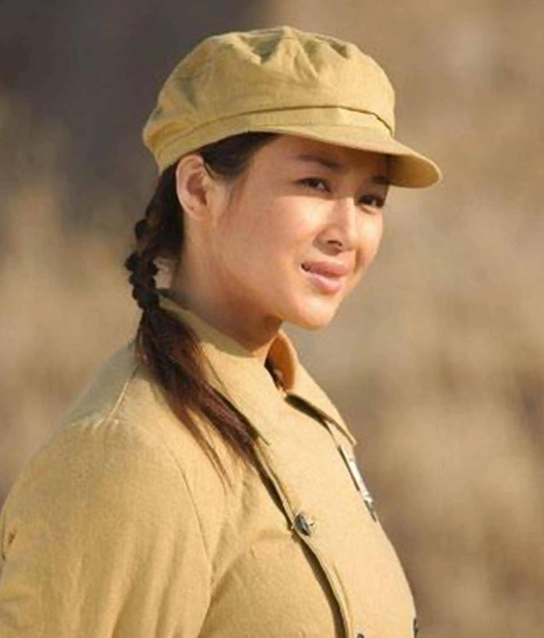 原创李云龙为什么会被张白鹿迷惑她是亮剑里最危险的女人