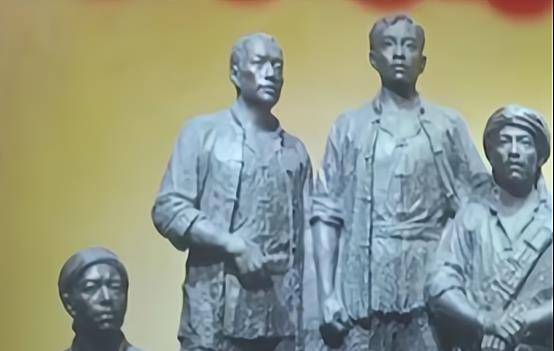 他们对于国家的乱象也早有不满,因此和刘绍南一拍